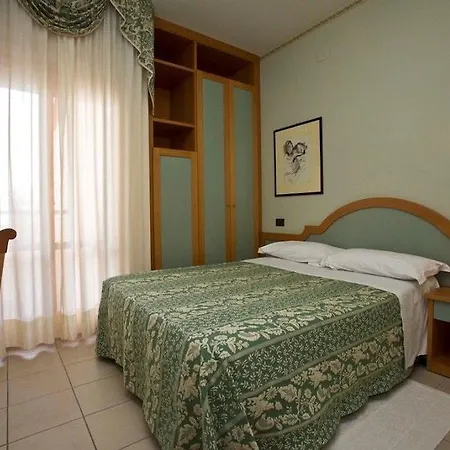 Brezza Hotel 3*